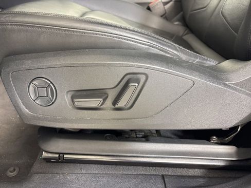 Used 2023 Audi Q3 2.0T Premium AWD/4WD image 16