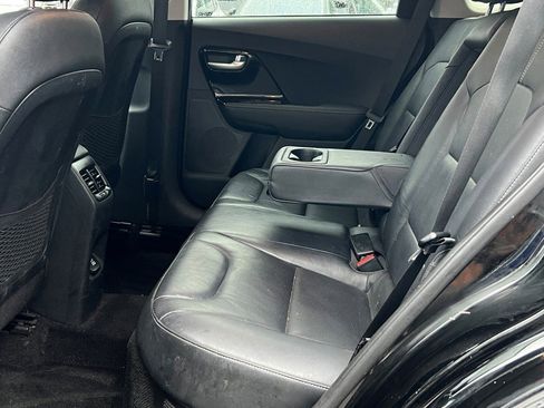 Used 2018 Kia Niro EX Premium image 11