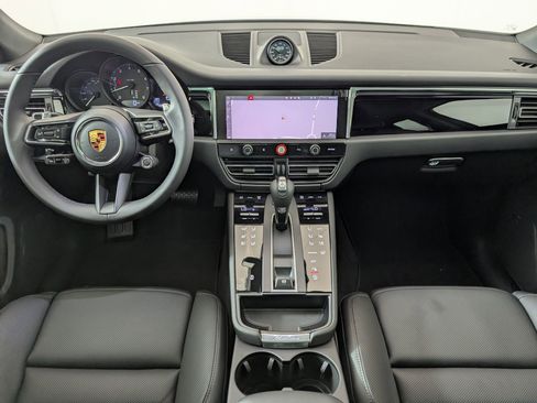 Certified 2026 Porsche Macan AWD/4WD image 19