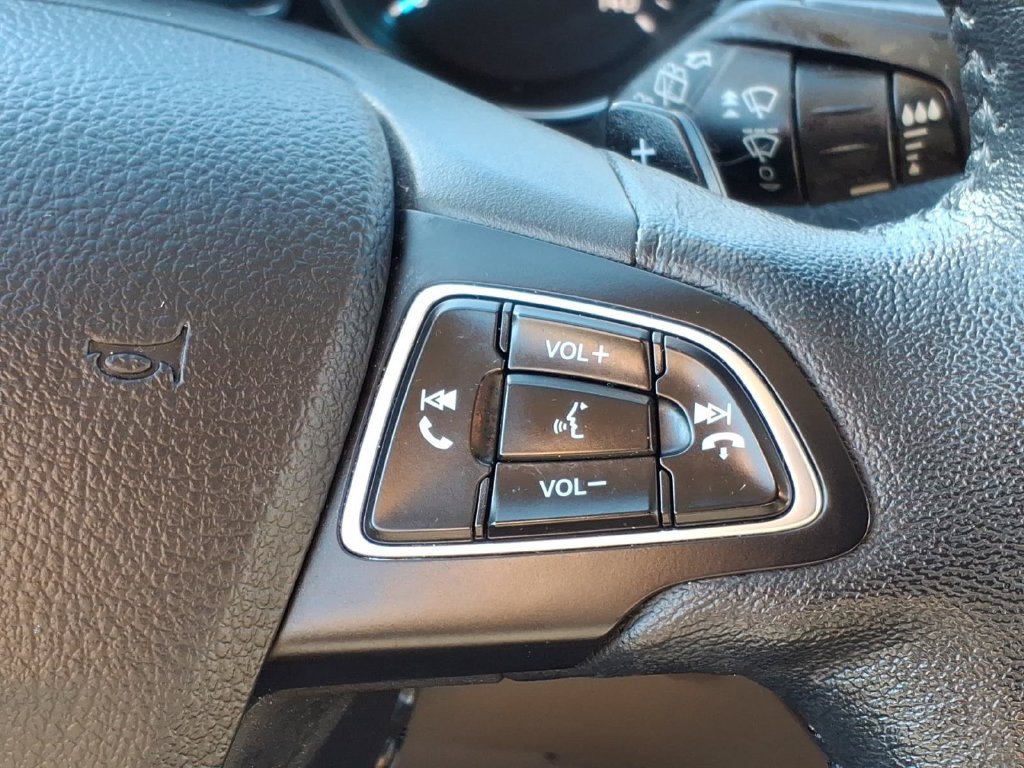 Used 2018 Ford Escape Titanium AWD/4WD image 25