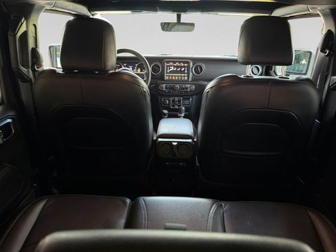 Used 2023 Jeep Wrangler Unlimited Sahara AWD/4WD image 28