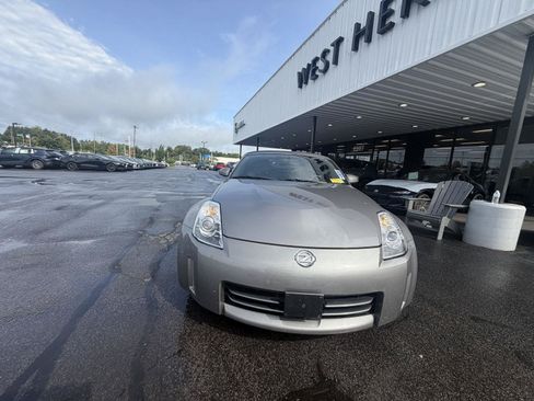 Used 2007 Nissan 350Z Grand Touring RWD image 4
