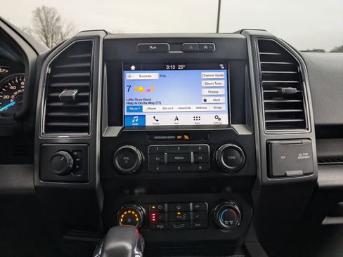 Used 2019 Ford F150 XLT w/ Equipment Group 302A Luxury image 14