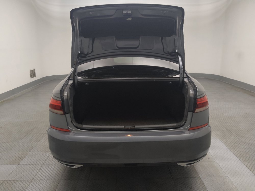 Used 2020 Volkswagen Passat 2.0T R-Line FWD image 29