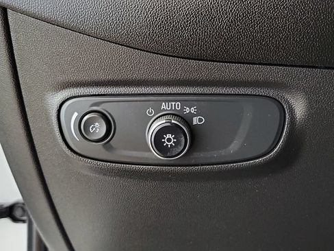 Used 2022 Chevrolet Equinox RS w/ Infotainment Package FWD image 23