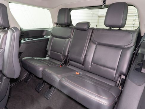 Used 2025 Ford Expedition Active AWD/4WD image 33