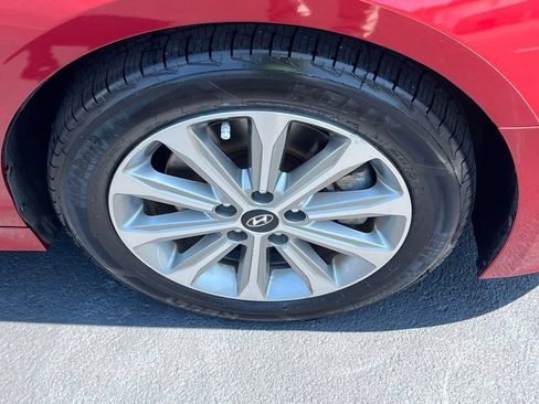 Used 2016 Hyundai Sonata Limited w/ Option Group 05 FWD image 9
