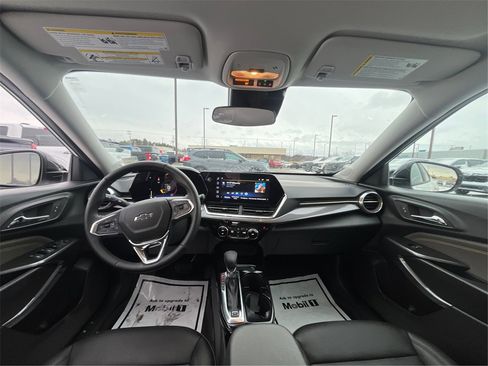 Used 2025 Chevrolet Trax ACTIV w/ Driver Confidence Package image 25