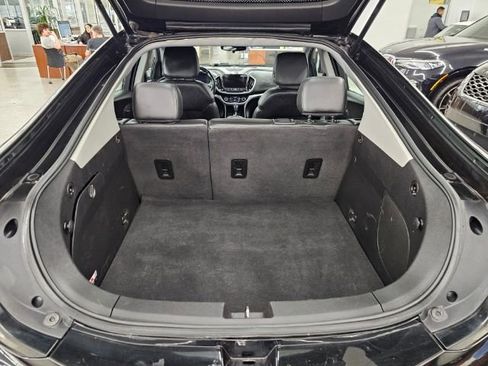 Used 2017 Chevrolet Volt LT w/ Comfort Package image 38