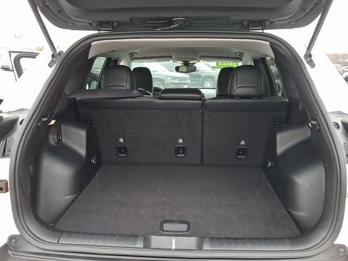 Used 2022 Jeep Cherokee Trailhawk image 28