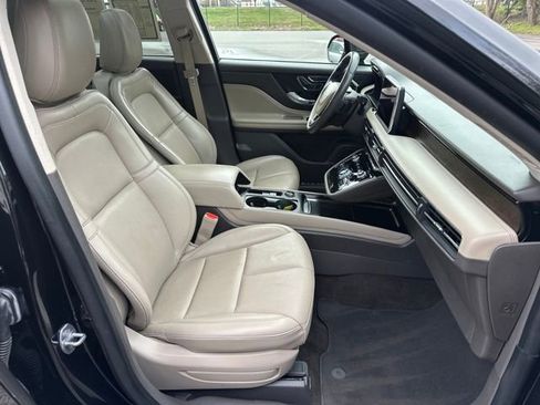 Certified 2022 Lincoln Corsair Grand Touring image 12