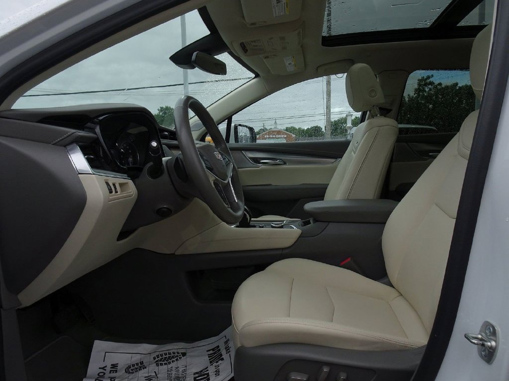 Used 2024 Cadillac XT5 Premium Luxury AWD/4WD image 8
