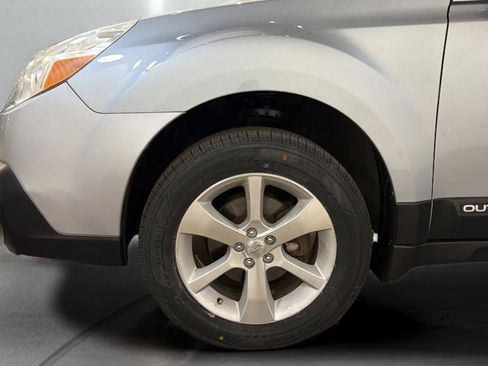 Used 2014 Subaru Outback 2.5i Limited image 36
