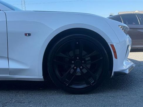 Used 2017 Chevrolet Camaro LS RWD image 9