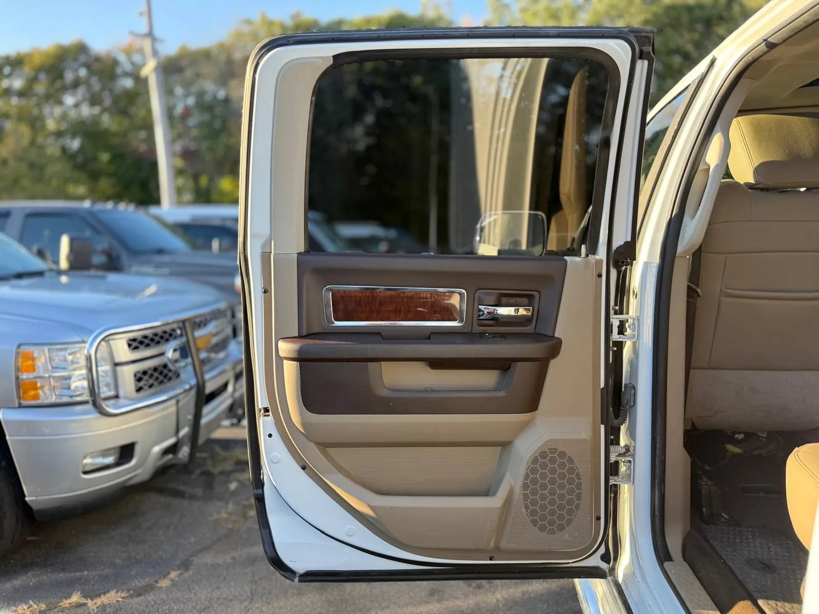 Used 2012 RAM 2500 Laramie w/ Cold Weather Group AWD/4WD image 23
