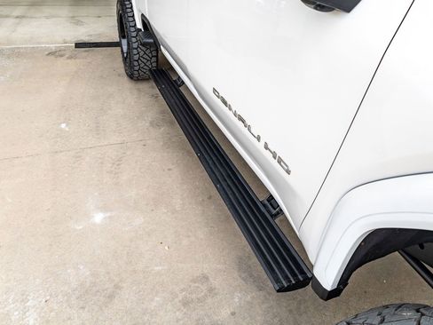 Used 2025 GMC Sierra 2500 Denali Ultimate image 13