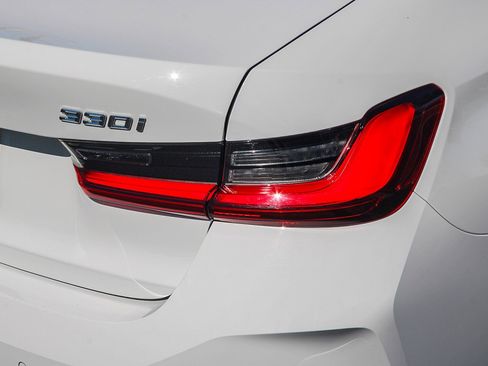 Used 2025 BMW 330i xDrive Sedan image 10