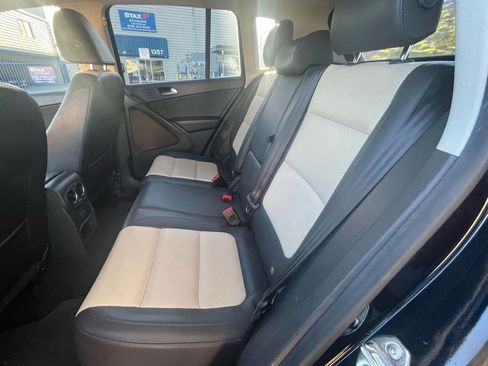 Used 2016 Volkswagen Tiguan S image 24