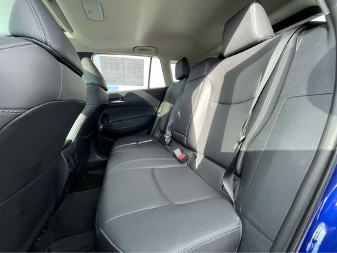 Used 2023 Toyota Corolla Cross XLE image 23