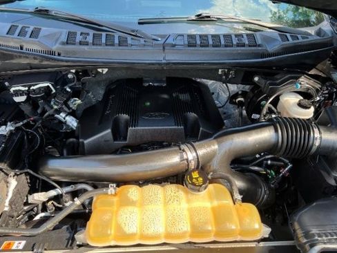 Used 2018 Ford F150 XLT w/ Equipment Group 302A Luxury AWD/4WD image 16