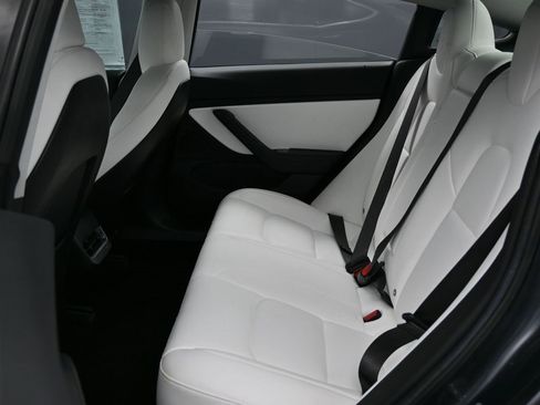 Used 2018 Tesla Model 3 Long Range image 33