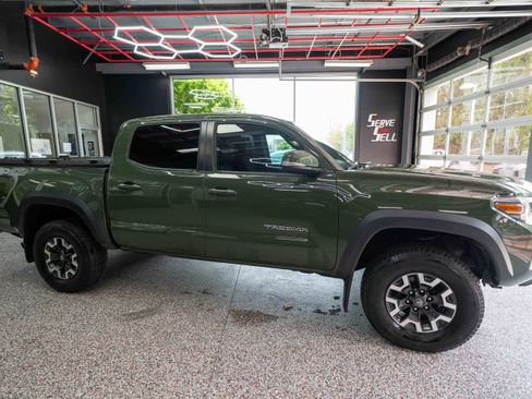 Used 2021 Toyota Tacoma TRD Off-Road AWD/4WD image 5