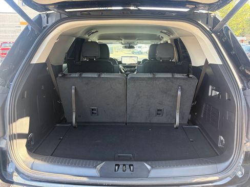 Used 2025 Ford Explorer Active w/ Active Comfort Package AWD/4WD image 28