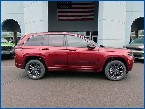 New 2026 Jeep Grand Cherokee Limited AWD/4WD image 1