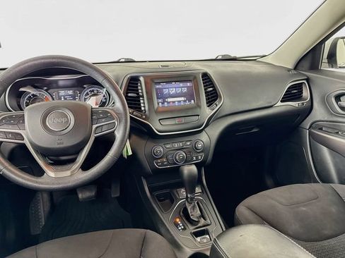 Used 2019 Jeep Cherokee Latitude w/ Popular Appearance Group FWD image 25