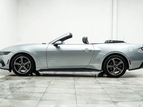Used 2025 Ford Mustang Premium RWD image 11