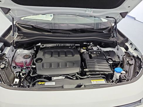 New 2026 Volkswagen Tiguan SE FWD image 11