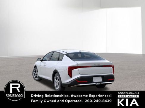 New 2025 Kia K4 LXS image 4