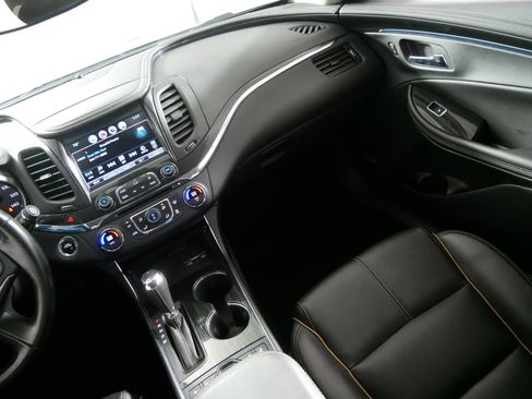 Used 2019 Chevrolet Impala Premier FWD image 11