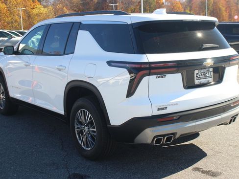 New 2025 Chevrolet Traverse LT w/ Driver Confidence Package image 5