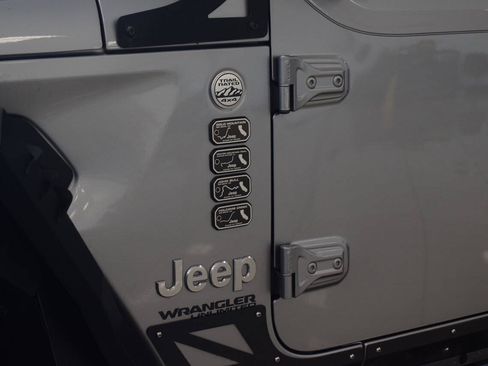 Used 2018 Jeep Wrangler Unlimited Sport S AWD/4WD image 42