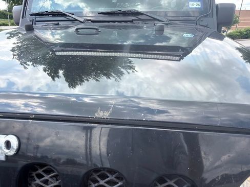Used 2014 Jeep Wrangler Unlimited Rubicon w/ Connectivity Group AWD/4WD image 9