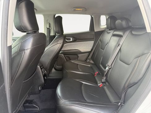 Used 2022 Jeep Compass Latitude AWD/4WD image 13