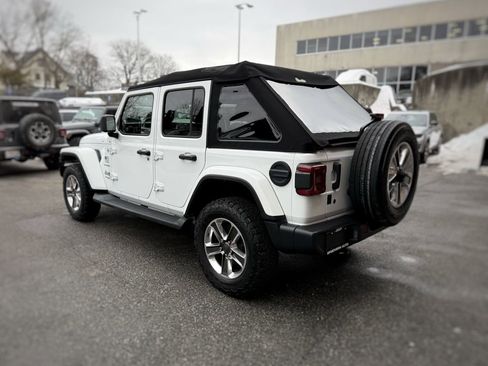 Used 2018 Jeep Wrangler Unlimited Sahara w/ Cold Weather Group image 9