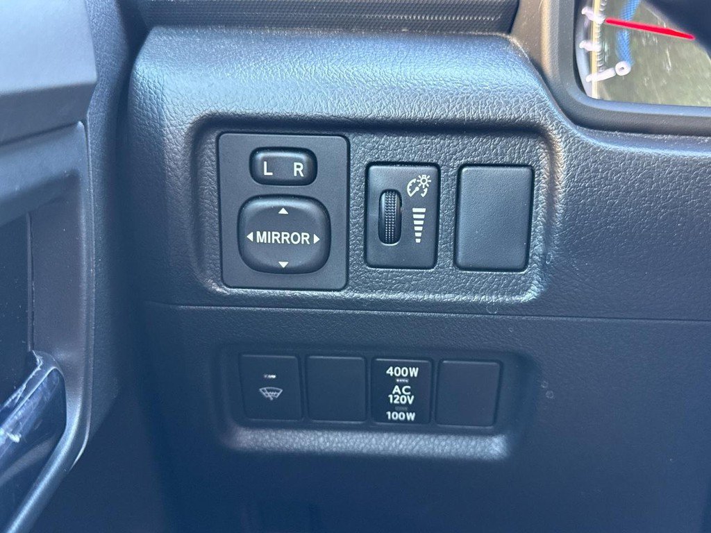Used 2018 Toyota 4Runner SR5 Premium AWD/4WD image 17