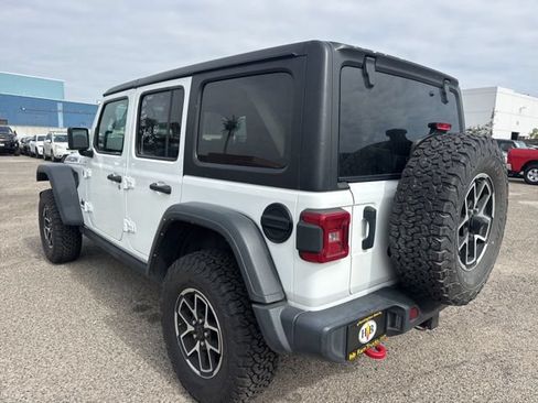 Used 2024 Jeep Wrangler Unlimited Rubicon AWD/4WD image 7