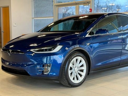 Used 2017 Tesla Model X 75D image 4