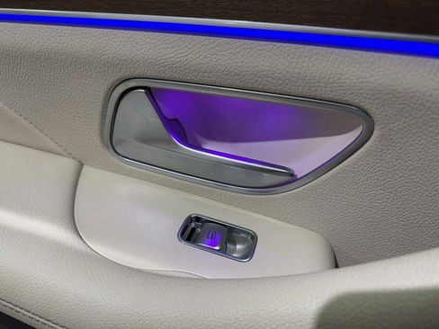 Used 2021 Mercedes-Benz GLE 350 4MATIC image 46