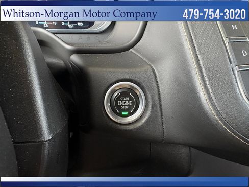Used 2023 GMC Yukon XL SLT AWD/4WD image 25