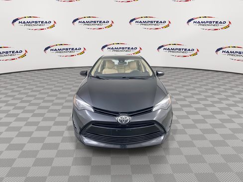 Used 2017 Toyota Corolla LE w/ Carpet Mat Package (TMS) FWD image 3