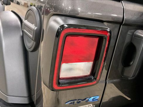 Used 2023 Jeep Wrangler Unlimited image 27