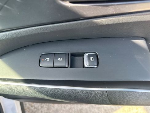 Used 2024 Kia Sorento S image 33