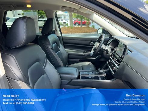 Certified 2025 Nissan Pathfinder SL FWD image 24
