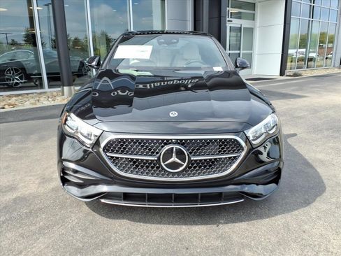 New 2026 Mercedes-Benz E 450 4MATIC Sedan image 9