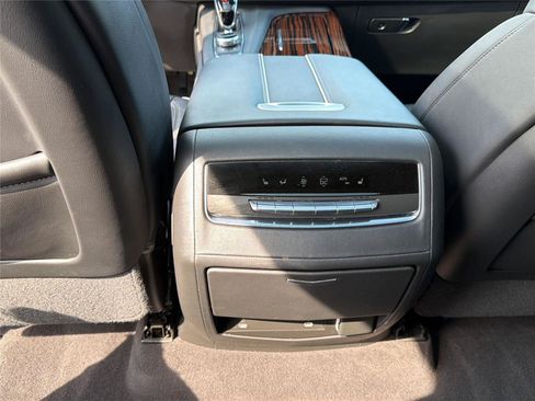 Used 2023 Cadillac Escalade ESV Premium Luxury AWD/4WD image 20