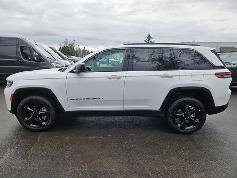 New 2026 Jeep Grand Cherokee Limited w/ Limited Altitude Package image 4